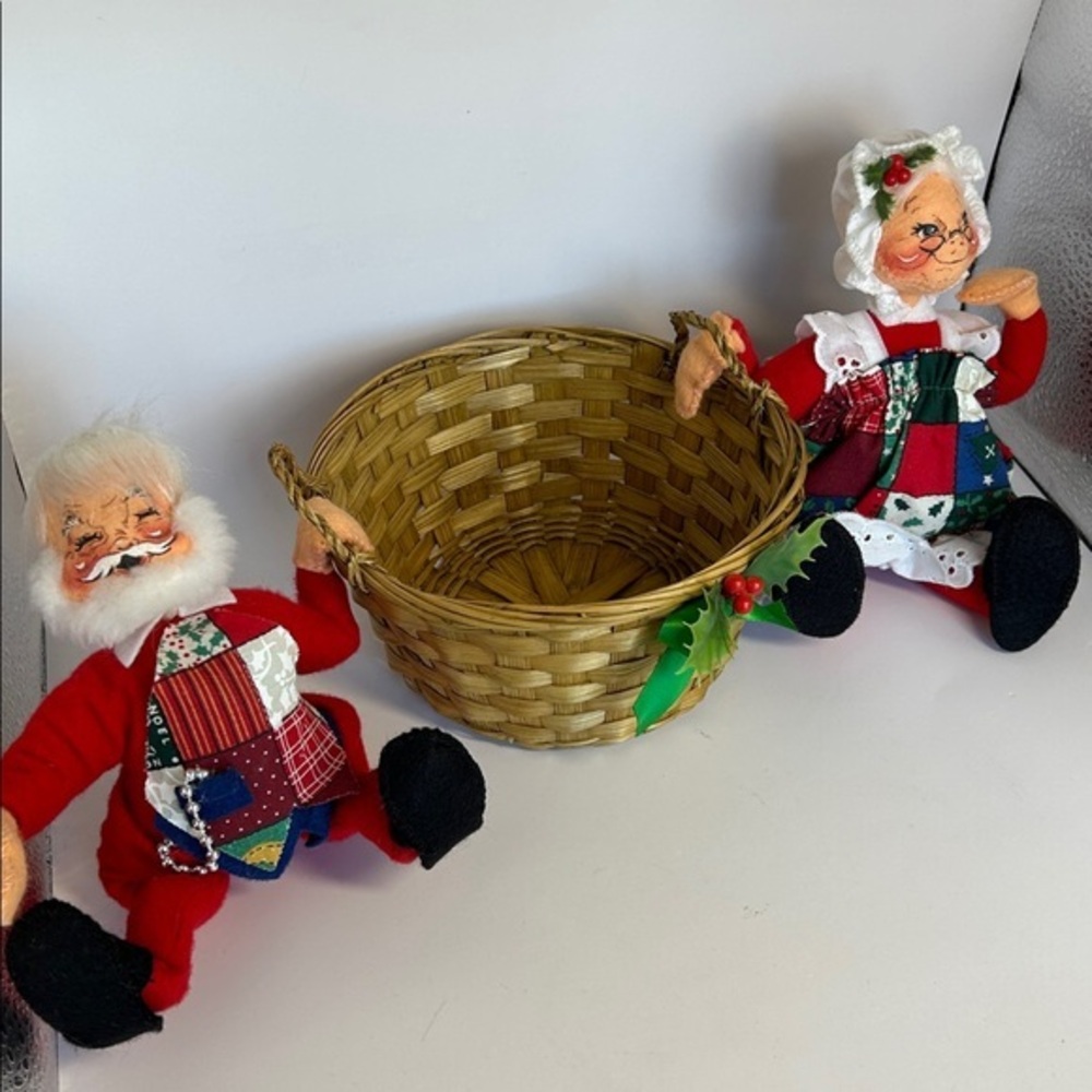 Annalee Red and Green Holiday Santa and Mrs. Claus with Basket